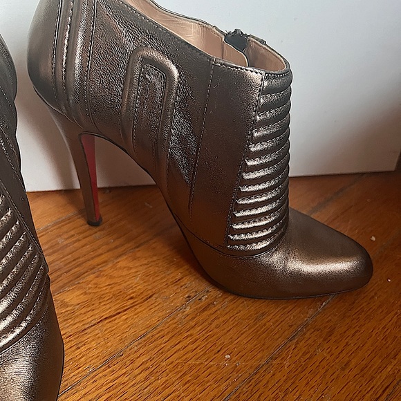 Vintage Christian Louboutin size 40. - Picture 5 of 7